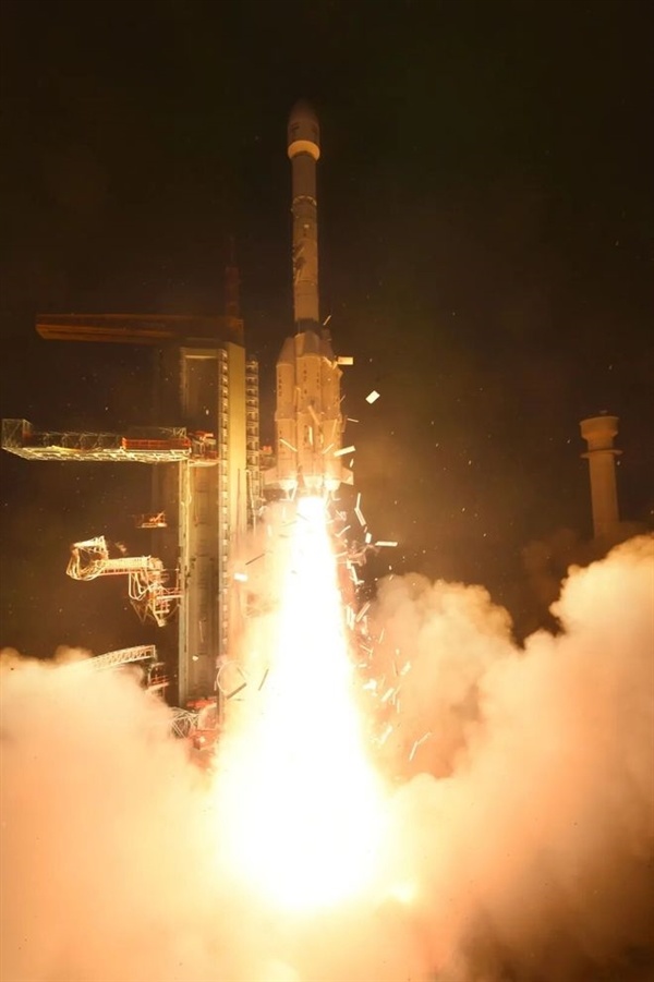 印度航天填补空白：GSLV F17 火箭成功发射首颗地球同步轨道成像卫星 EOS 05