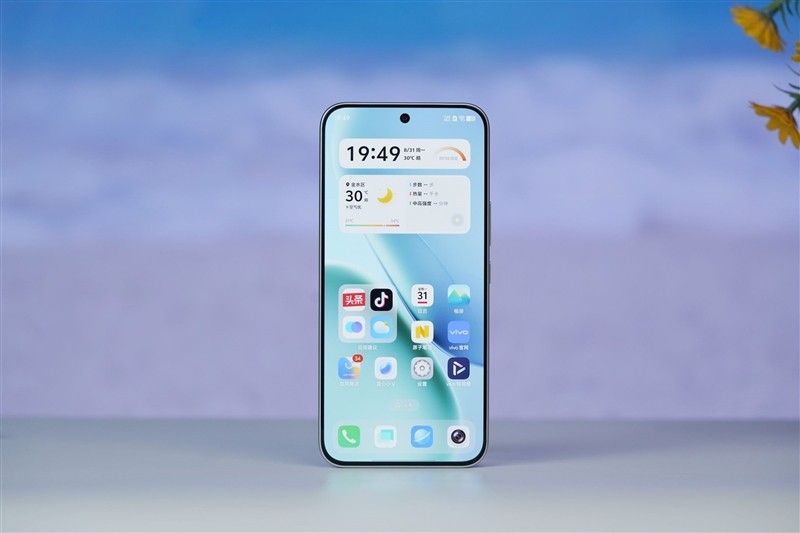 iQOO Z11S 发布：10000mAh 单电芯电池塞进 8.59mm 机身，天玑 7500 满血版加持