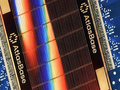 一粒胶囊装下 1PB：AtlasBase 把 DNA 存储推进商用