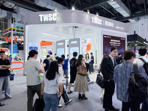 把相变存储塞进 AI 服务器：德明利首发 PCIe6.0 企业级固态盘