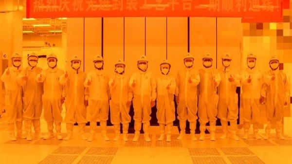 国内首条 3D 先进封装量产线在湖北通线：一期二期投入超 70 亿元