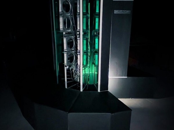 30台退役Mac Mini复刻初代克雷超级计算机：算力约9倍
