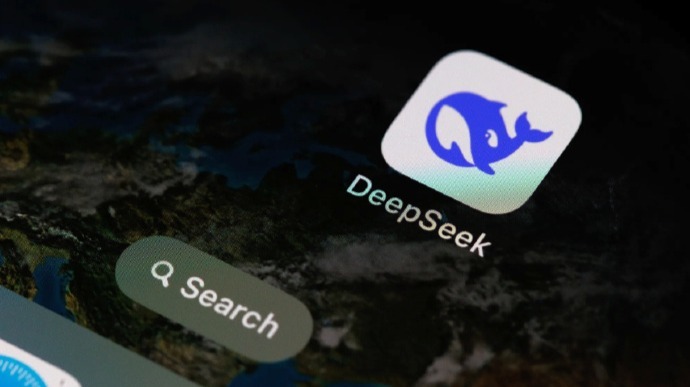 民间版DeepSeek Bot走红：基于DSH插件，多机器人团队带长期记忆