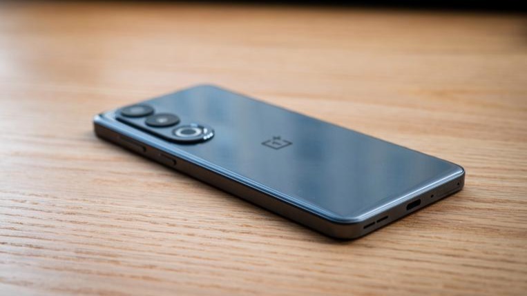 存储涨价传导到配置：中端机或回到 8GB 起步，入门机 4GB 主力