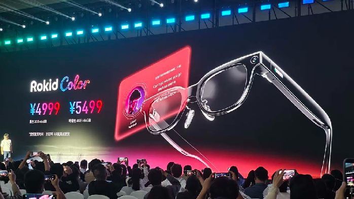 4999 元的全彩 AI 眼镜登场：Rokid 一次发了眼镜、彩屏和戒指